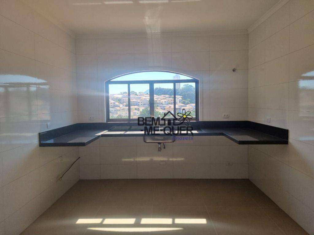 Sobrado à venda com 3 quartos, 234m² - Foto 4