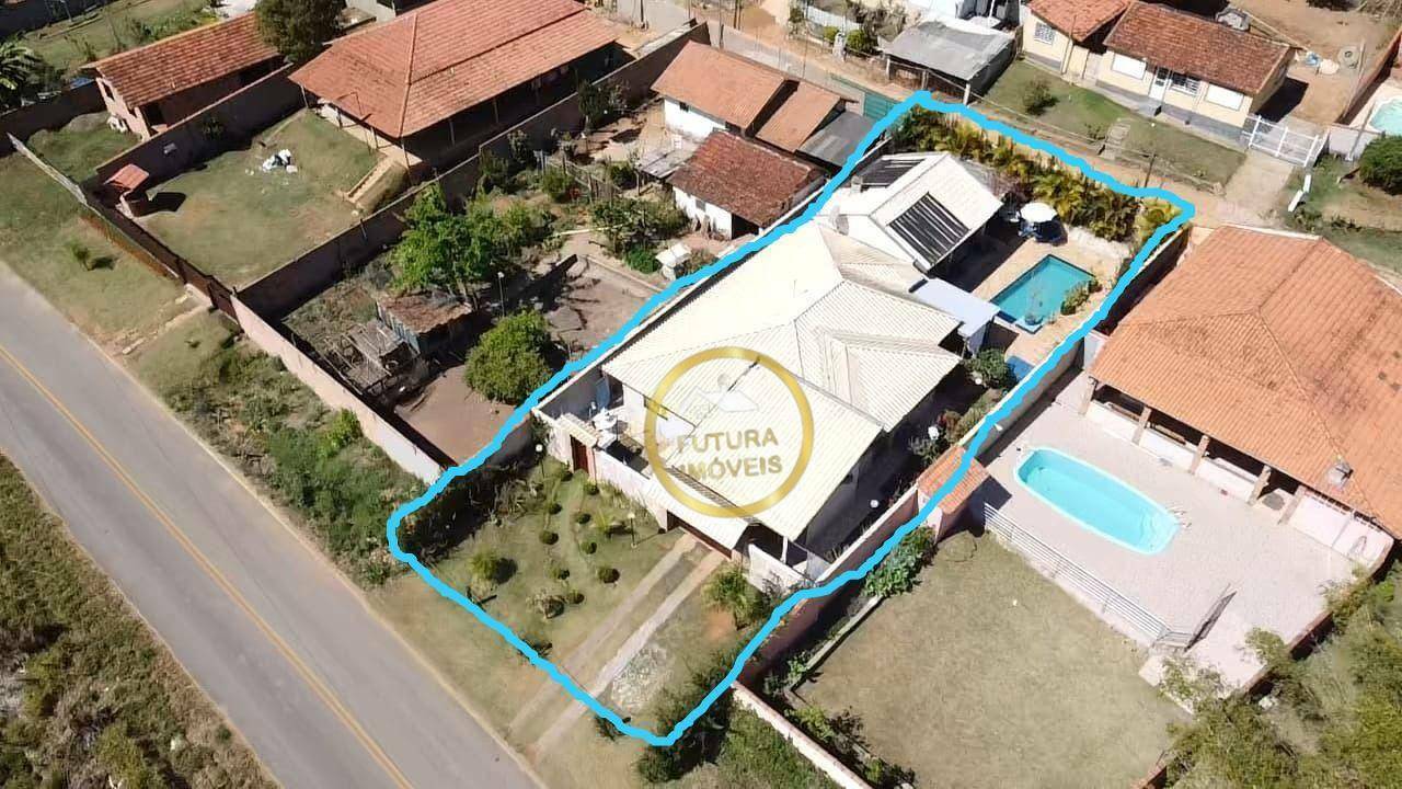 Casa à venda com 3 quartos, 310m² - Foto 2