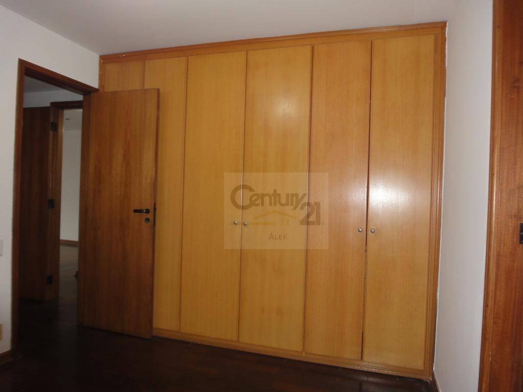 Apartamento para alugar com 3 quartos, 110m² - Foto 10