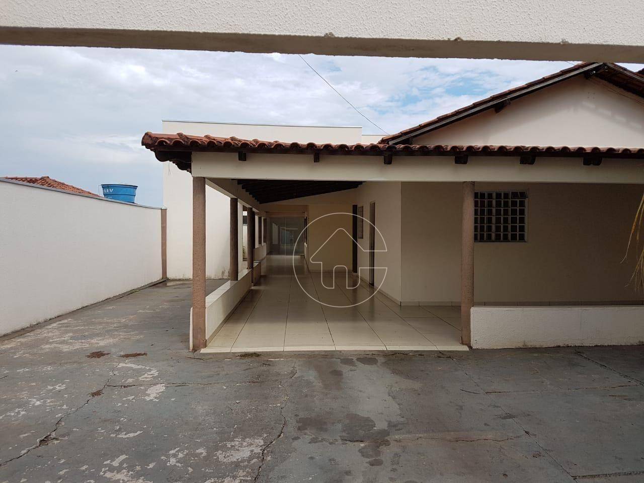 Casa à venda e aluguel com 3 quartos, 200m² - Foto 11