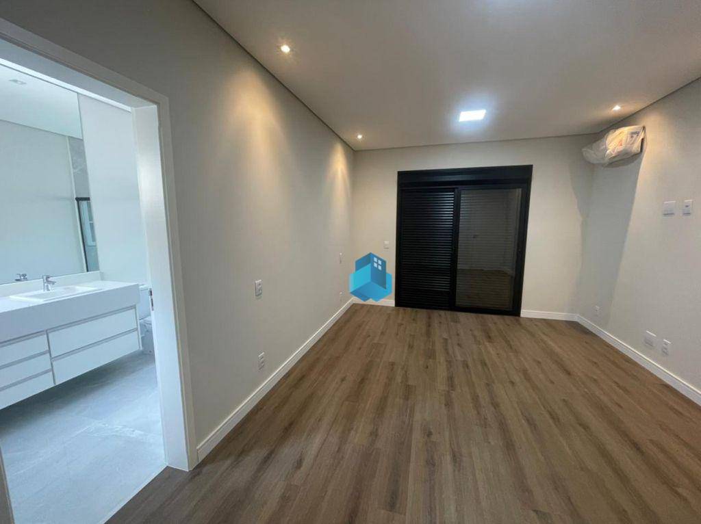 Casa à venda com 4 quartos, 330m² - Foto 9