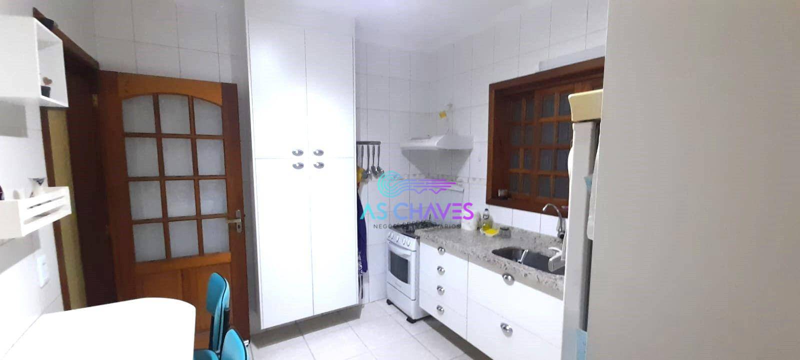 Casa à venda com 3 quartos, 137m² - Foto 4