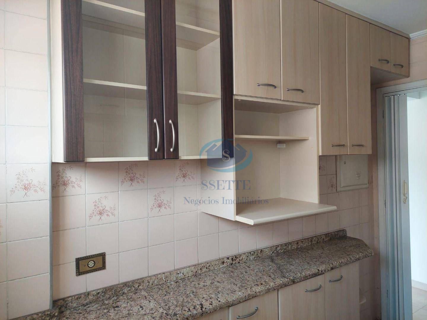 Apartamento para alugar com 2 quartos, 55m² - Foto 12