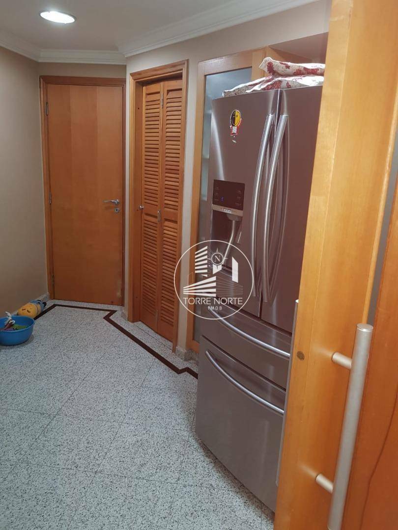 Apartamento à venda com 4 quartos, 220m² - Foto 20