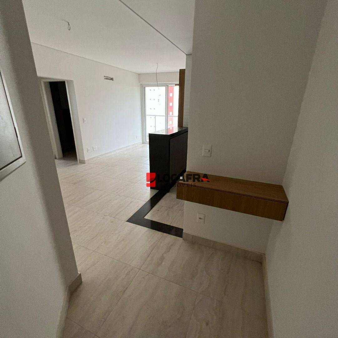 Apartamento à venda com 2 quartos, 78m² - Foto 4