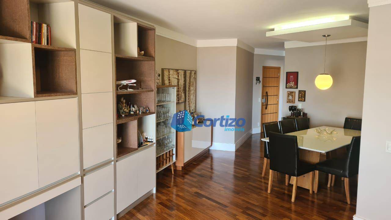 Apartamento à venda com 3 quartos, 122m² - Foto 1