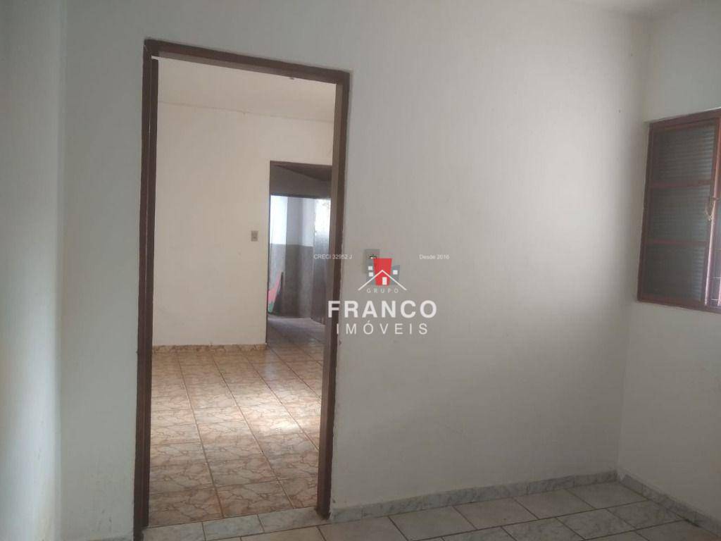 Casa à venda com 3 quartos, 165m² - Foto 4