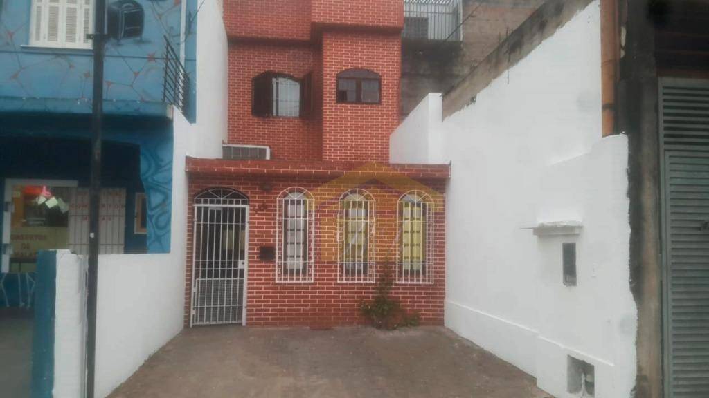 Sobrado à venda com 3 quartos, 226m² - Foto 2