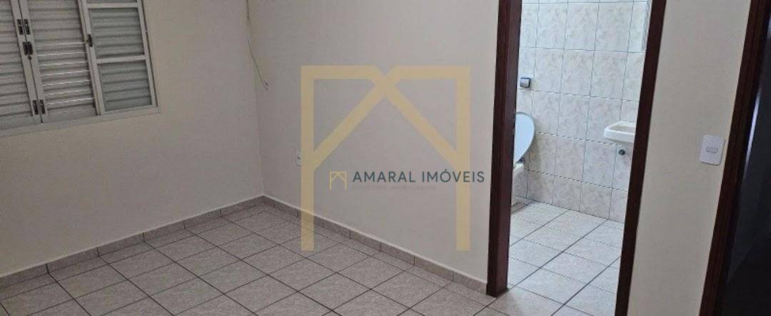 Casa à venda com 3 quartos, 168m² - Foto 3