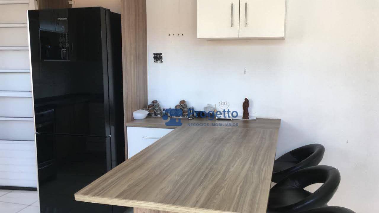 Casa à venda com 3 quartos, 120m² - Foto 3