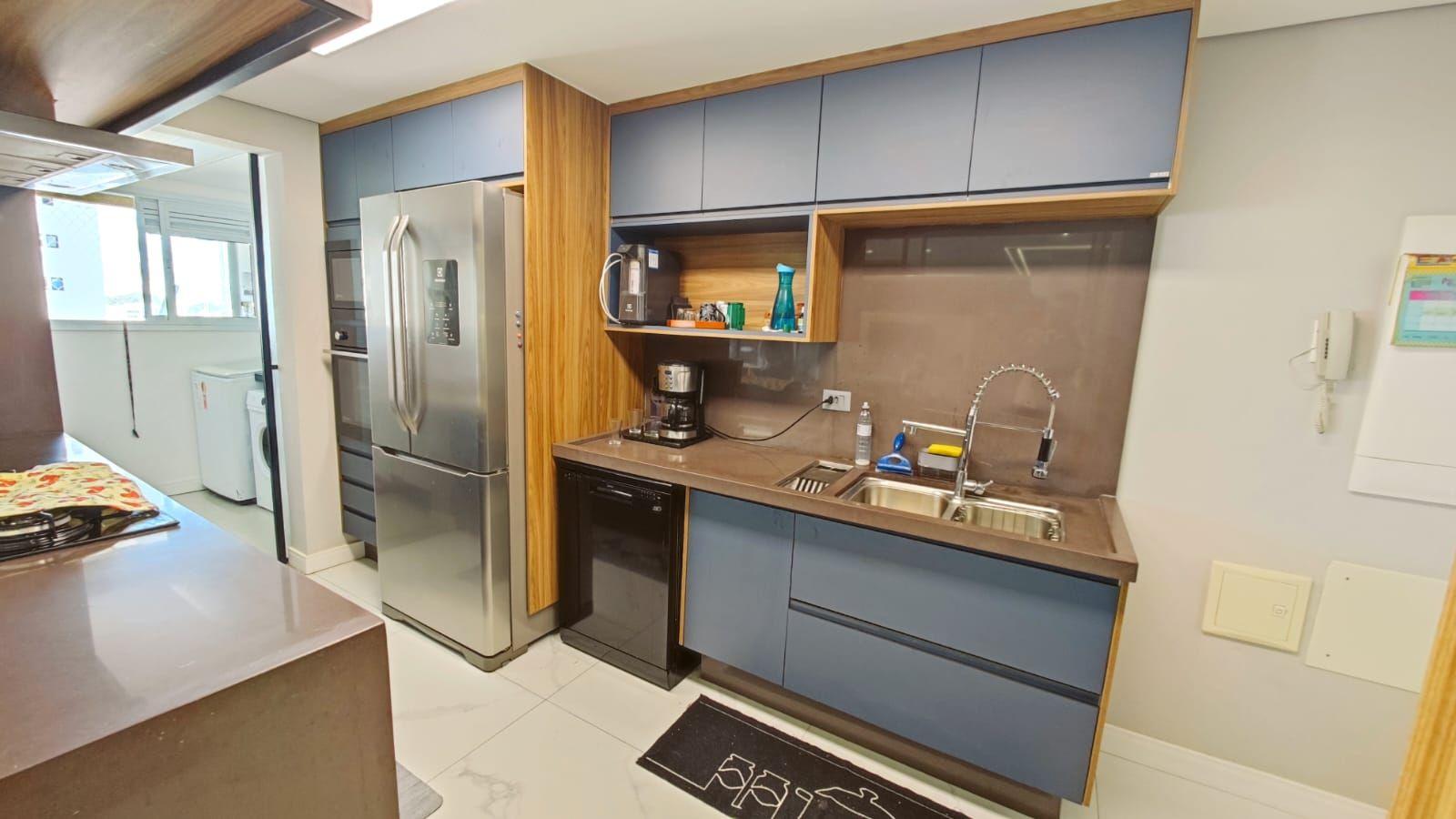 Apartamento à venda e aluguel com 3 quartos, 145m² - Foto 25