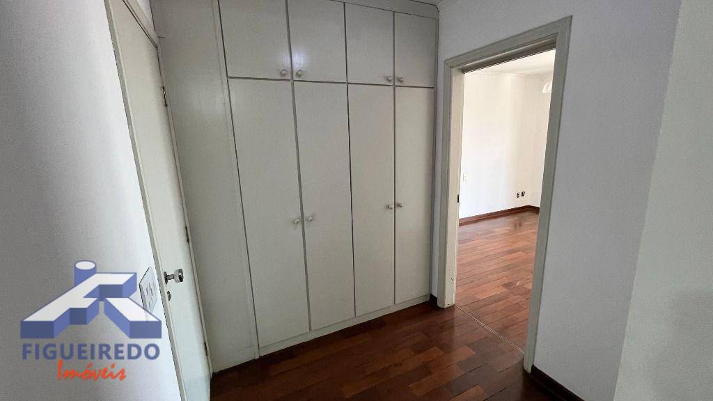 Apartamento à venda com 4 quartos, 197m² - Foto 10