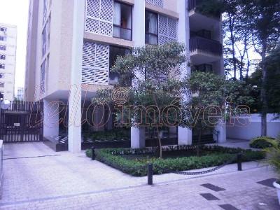 Apartamento para alugar com 3 quartos, 200m² - Foto 19