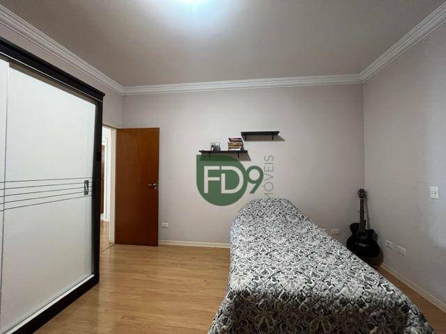 Casa à venda com 4 quartos, 230m² - Foto 13