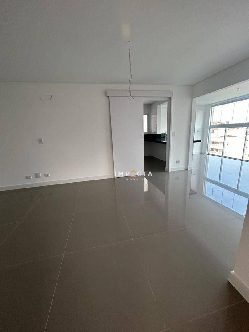 Apartamento à venda com 3 quartos, 125m² - Foto 27