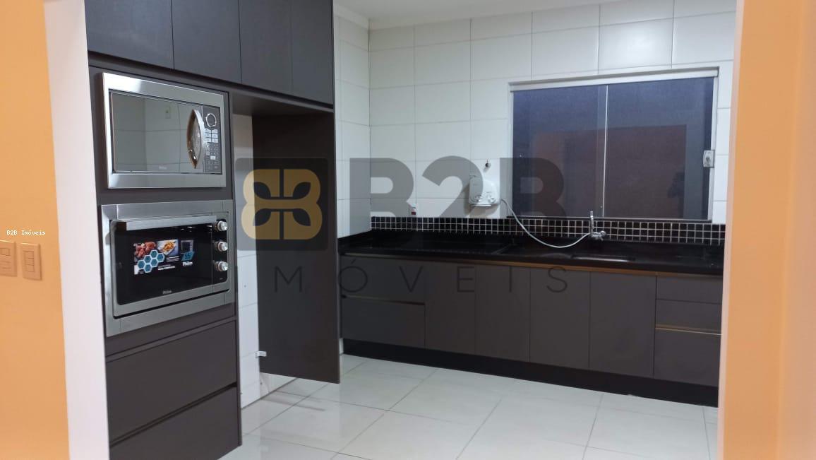 Casa à venda com 3 quartos, 250m² - Foto 17