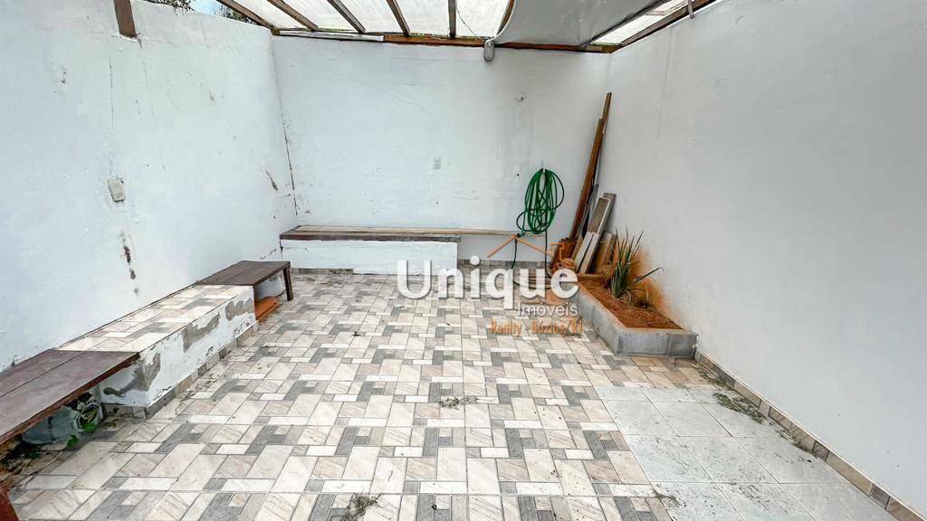 Casa de Condomínio à venda com 4 quartos, 250m² - Foto 24