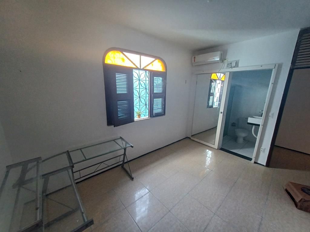 Casa para alugar com 4 quartos, 220m² - Foto 8