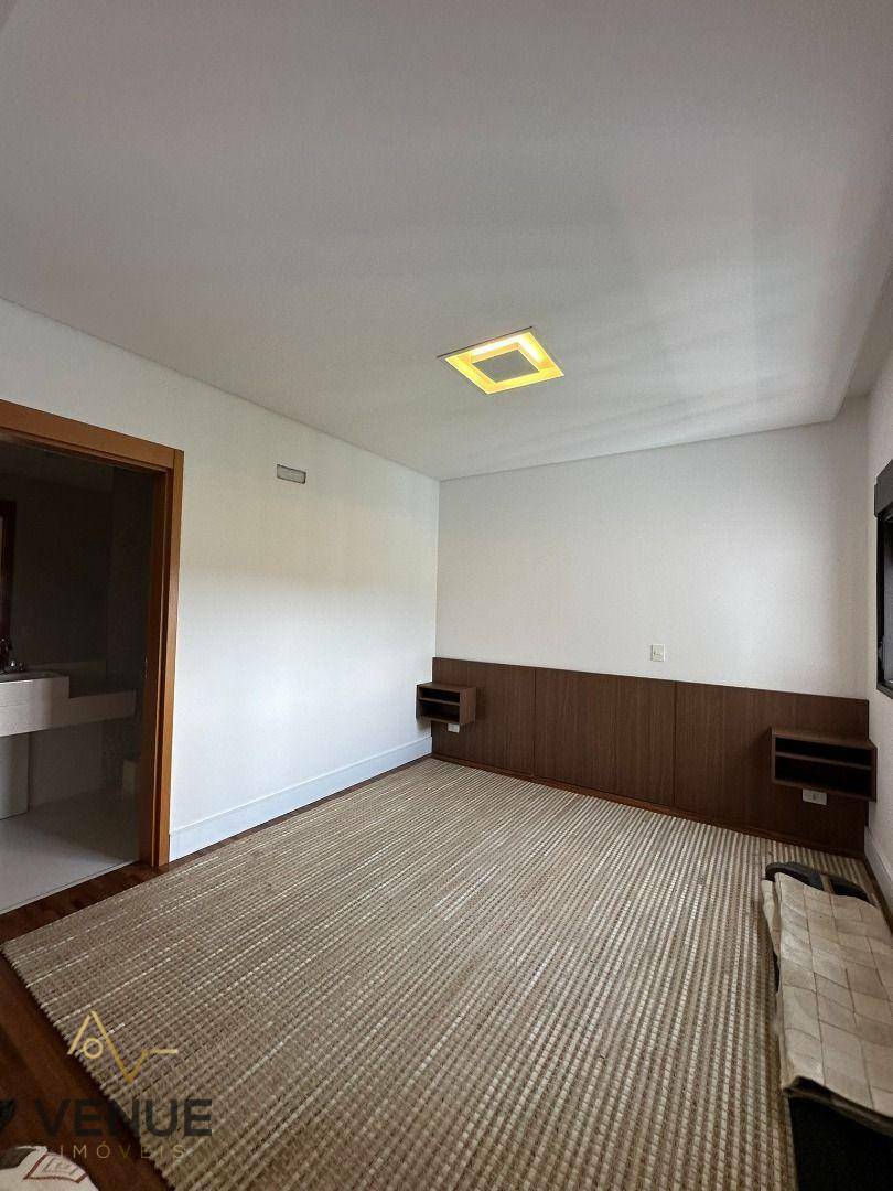 Apartamento à venda com 3 quartos, 193m² - Foto 31