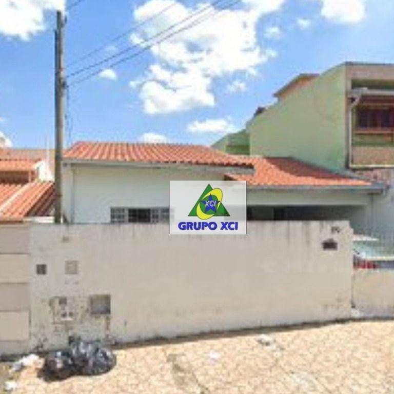 Casa à venda com 4 quartos, 250m² - Foto 1