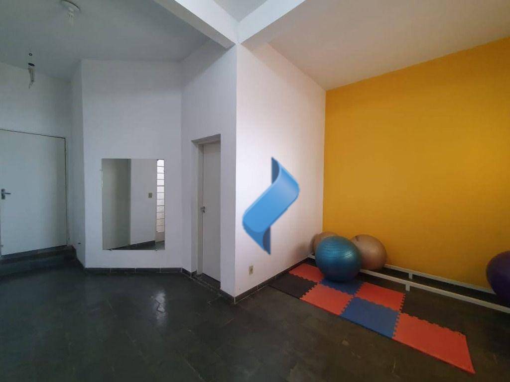 Casa à venda com 1 quarto, 375m² - Foto 8