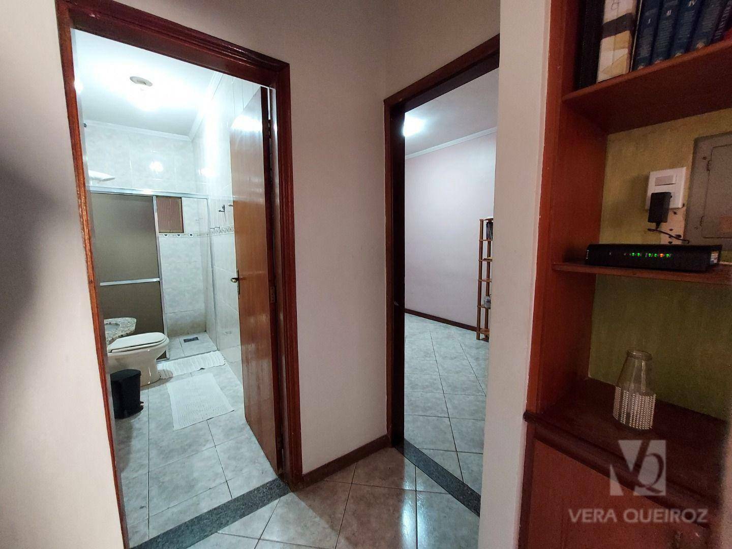 Casa à venda com 2 quartos, 320m² - Foto 7