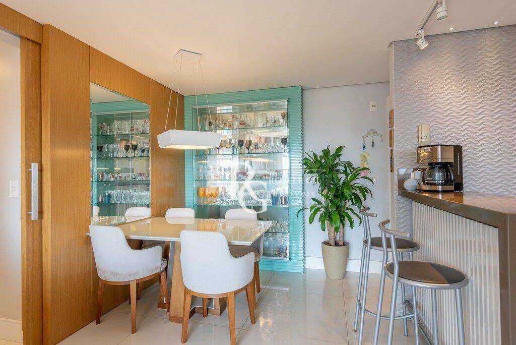 Apartamento à venda com 2 quartos, 76m² - Foto 4