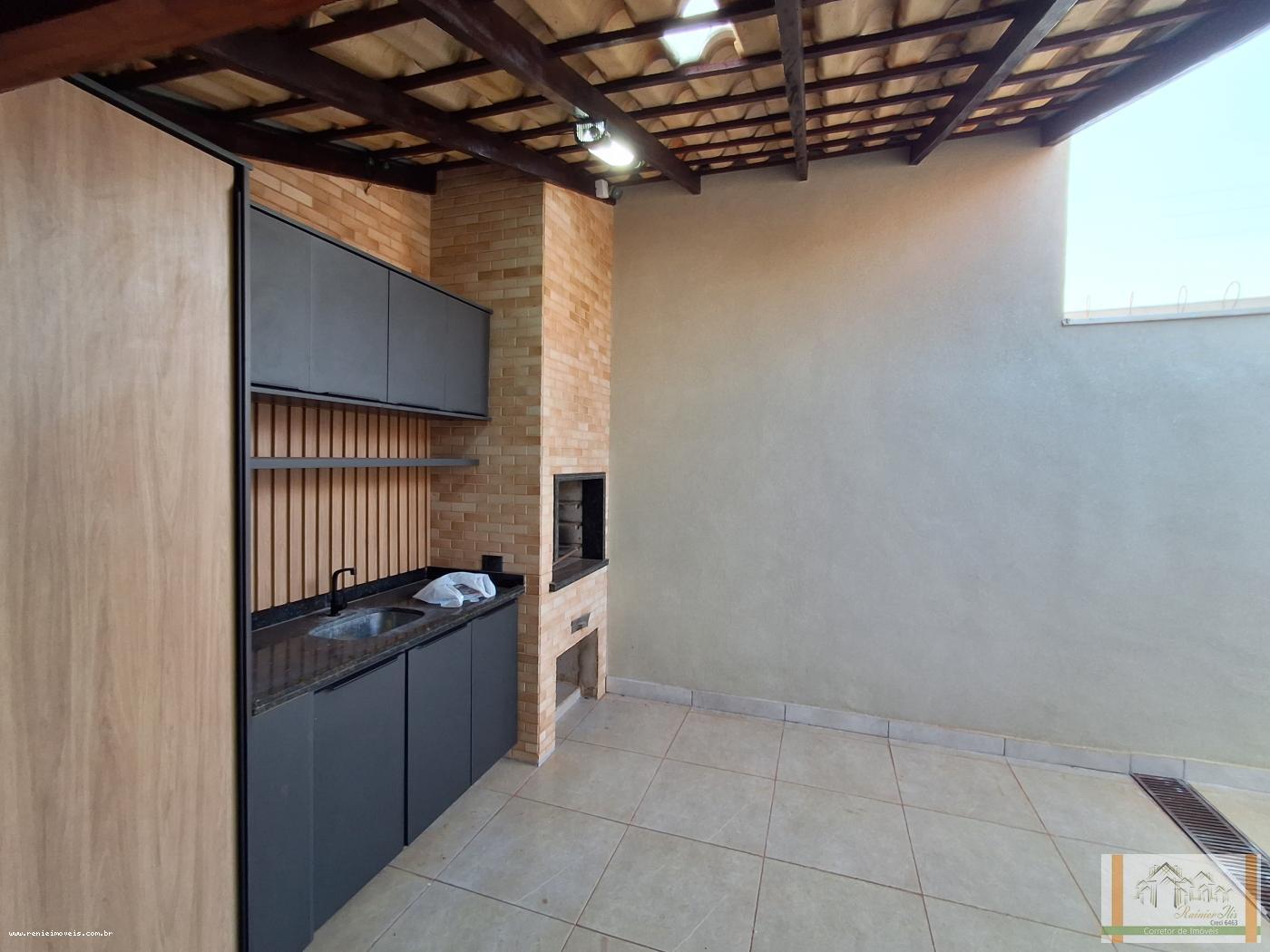 Casa à venda com 3 quartos, 200m² - Foto 16