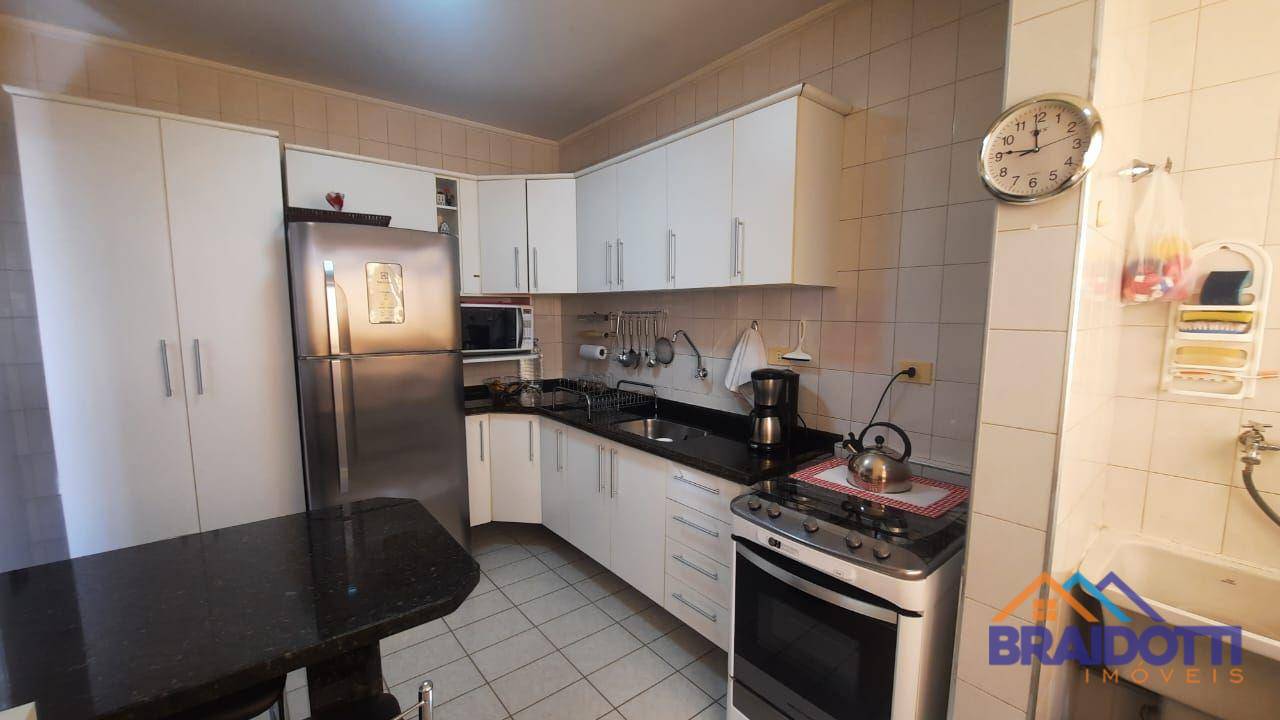 Apartamento à venda com 2 quartos, 69m² - Foto 4