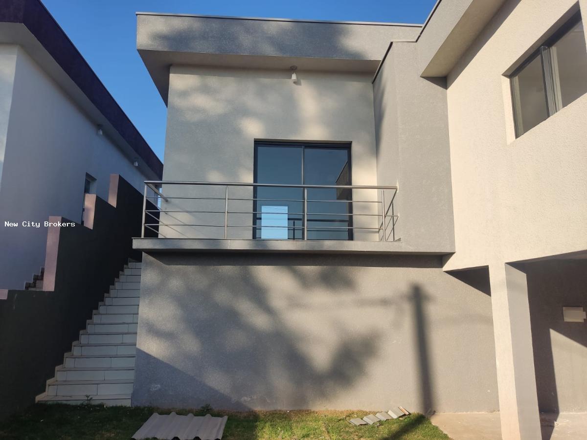 Casa de Condomínio à venda com 3 quartos, 300m² - Foto 1