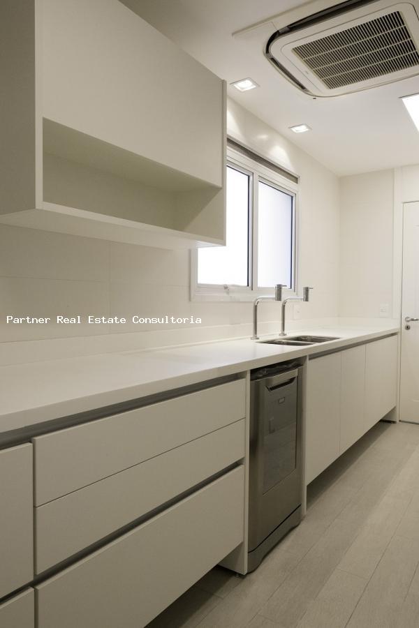 Apartamento para alugar com 4 quartos, 273m² - Foto 6