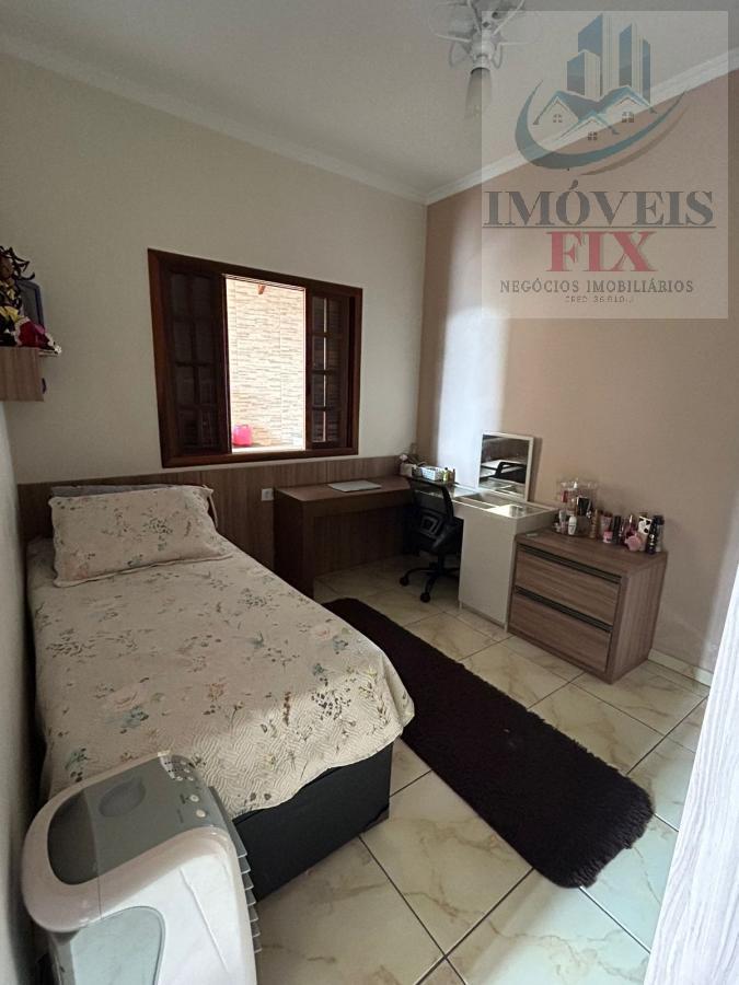 Casa à venda com 3 quartos, 240m² - Foto 15