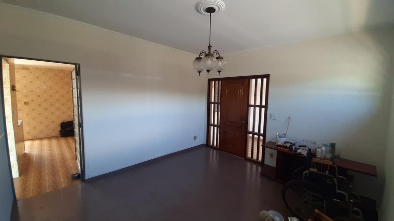 Casa à venda com 3 quartos, 121m² - Foto 1