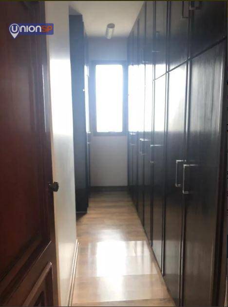 Apartamento à venda com 3 quartos, 242m² - Foto 10