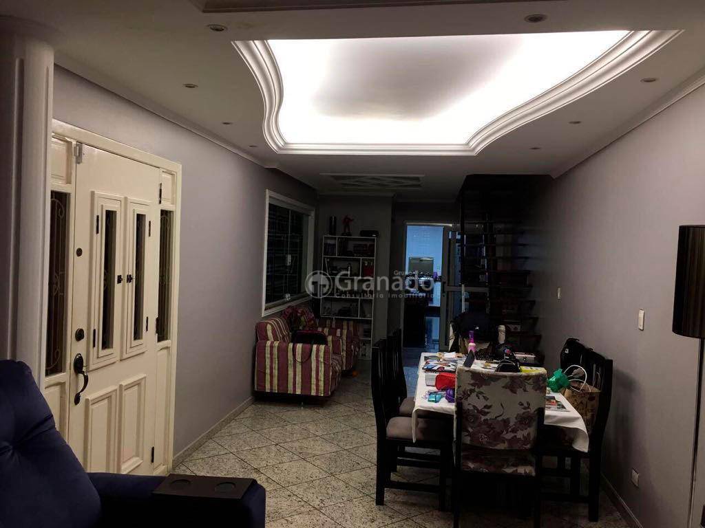 Sobrado à venda com 3 quartos, 330m² - Foto 1