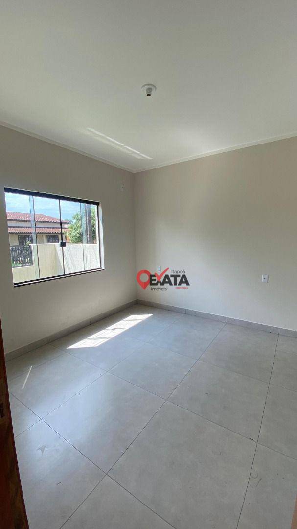 Casa à venda com 2 quartos, 61m² - Foto 4