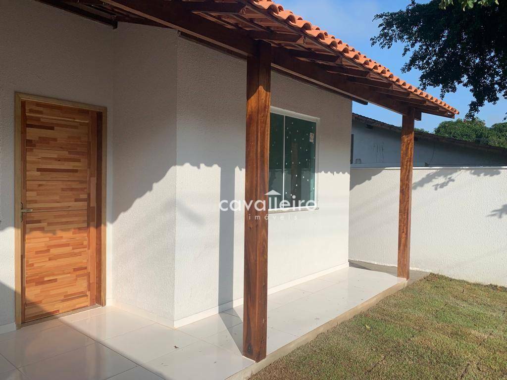 Casa à venda com 2 quartos, 73m² - Foto 1