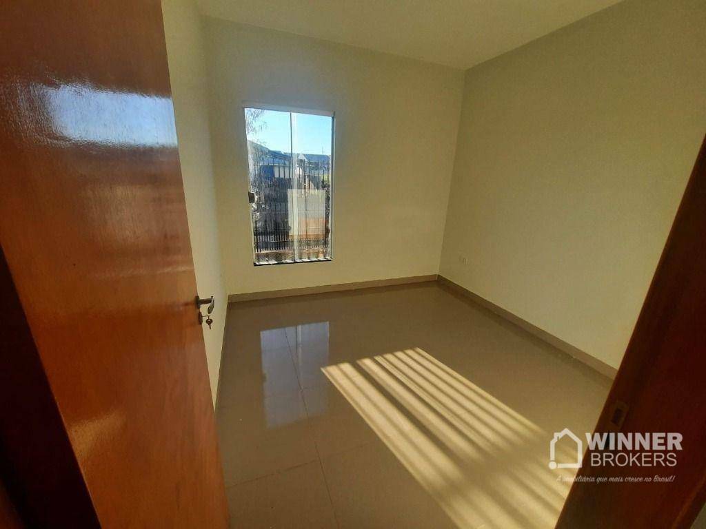 Casa à venda com 3 quartos, 70m² - Foto 4