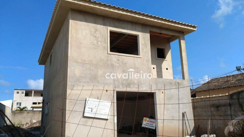 Casa à venda com 3 quartos, 120m² - Foto 2