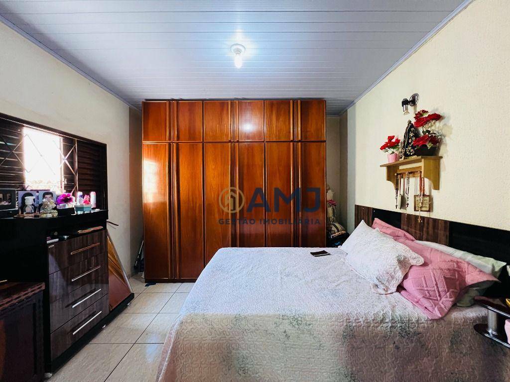 Casa à venda com 3 quartos, 300m² - Foto 14