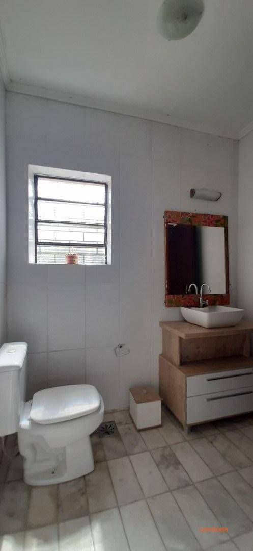 Casa para alugar com 4 quartos, 331m² - Foto 38