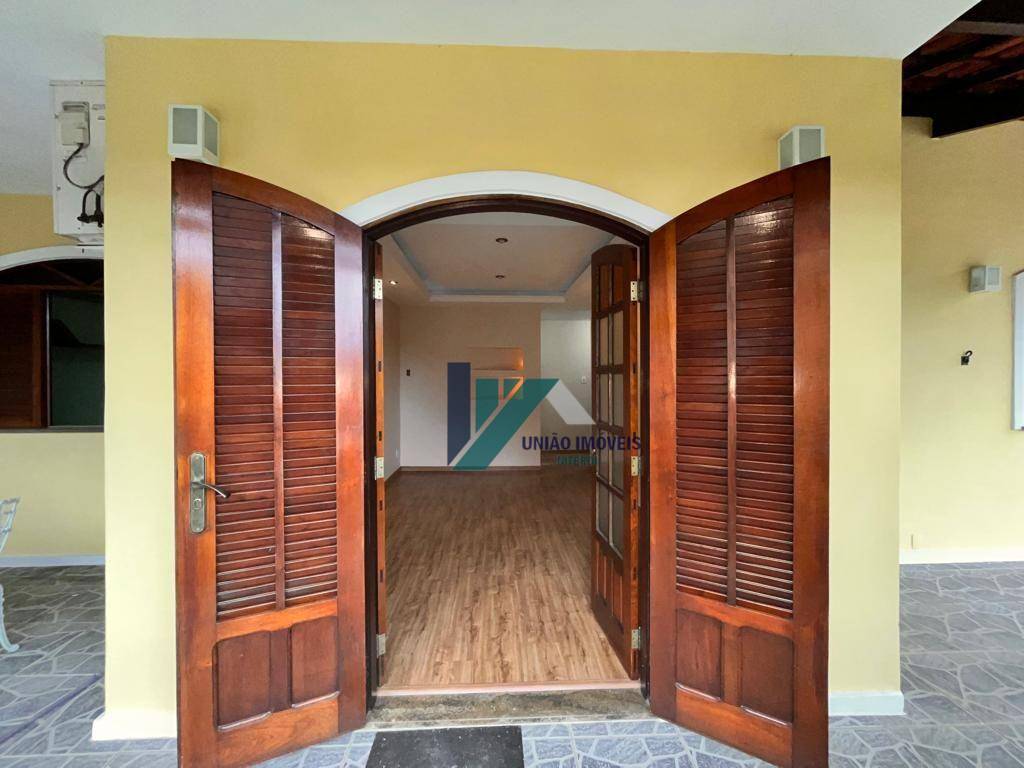 Casa de Condomínio à venda com 3 quartos, 225m² - Foto 12