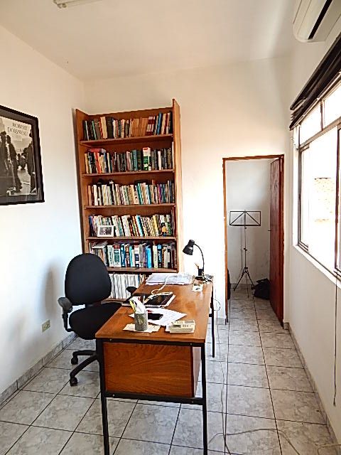 Casa à venda com 2 quartos, 150m² - Foto 25