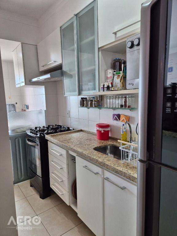 Apartamento à venda com 2 quartos, 65m² - Foto 22