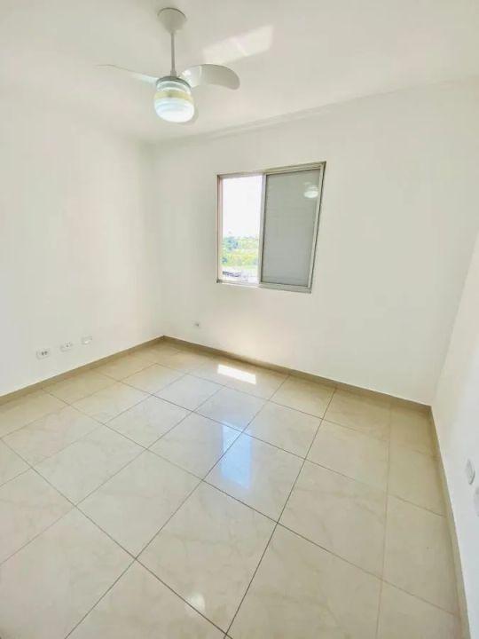 Apartamento à venda com 2 quartos, 70m² - Foto 13