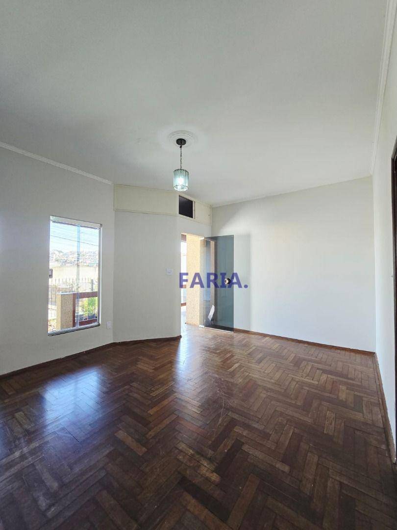 Casa, 3 quartos, 198 m² - Foto 4