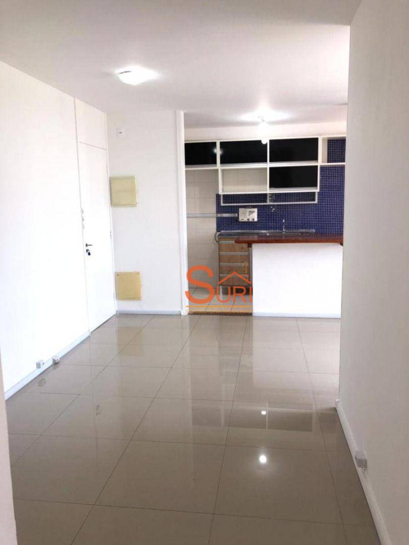 Apartamento à venda com 2 quartos, 64m² - Foto 2