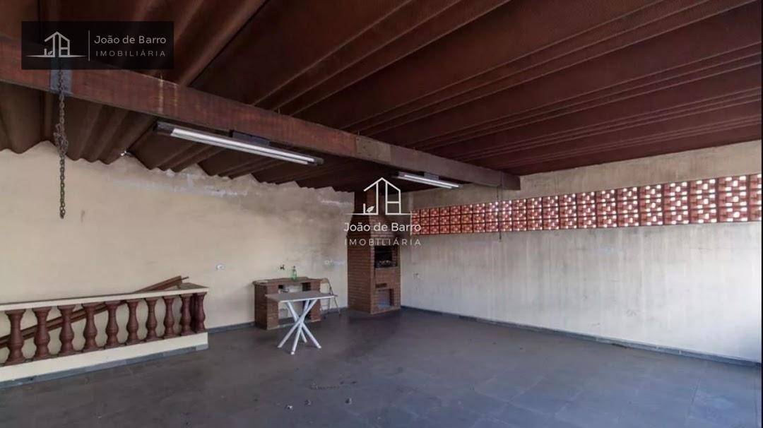 Casa à venda com 4 quartos, 300m² - Foto 17