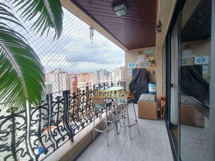 Apartamento para alugar com 4 quartos, 254m² - Foto 4