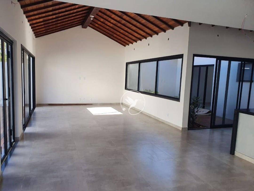 Casa à venda com 4 quartos, 299m² - Foto 4